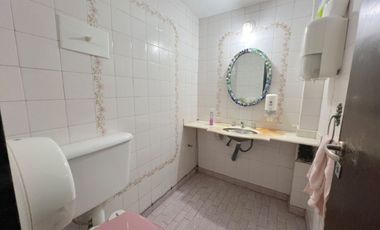 CASA EN ALQUILER CON DESTINO COMERCIAL, LA PLATA.