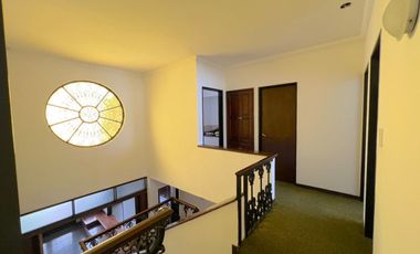 CASA EN ALQUILER CON DESTINO COMERCIAL, LA PLATA.