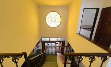 CASA EN ALQUILER CON DESTINO COMERCIAL, LA PLATA.