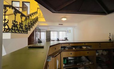 CASA EN ALQUILER CON DESTINO COMERCIAL, LA PLATA.