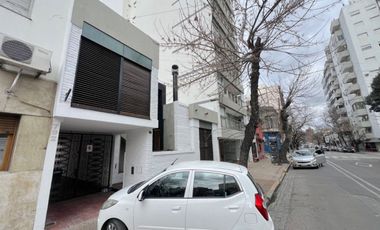 CASA EN ALQUILER CON DESTINO COMERCIAL, LA PLATA.