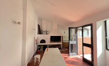 CASA EN ALQUILER CON DESTINO COMERCIAL, LA PLATA.