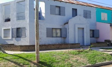 Duplex Venta Villa Catela 2/3 dormitorios y patio