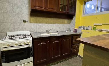 VENTA CASA 6 AMB.- MULTIFAMILIAR + PH INDEPENDIENT