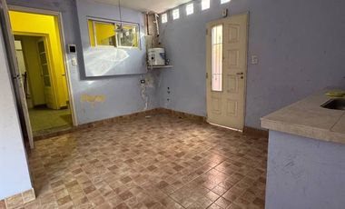VENTA CASA 6 AMB.- MULTIFAMILIAR + PH INDEPENDIENT