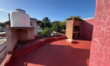 VENTA CASA 6 AMB.- MULTIFAMILIAR + PH INDEPENDIENT