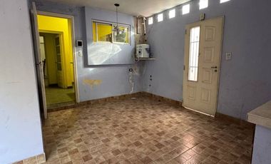 VENTA CASA 6 AMB.- MULTIFAMILIAR + PH INDEPENDIENT