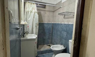 VENTA CASA 6 AMB.- MULTIFAMILIAR + PH INDEPENDIENT