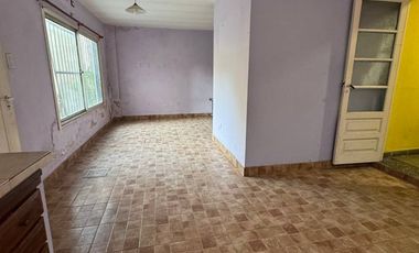 VENTA CASA 6 AMB.- MULTIFAMILIAR + PH INDEPENDIENT