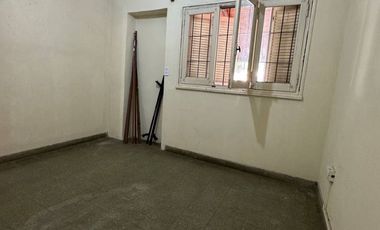 VENTA CASA 6 AMB.- MULTIFAMILIAR + PH INDEPENDIENT