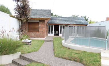 Chalet en alquiler en Castelar Sur