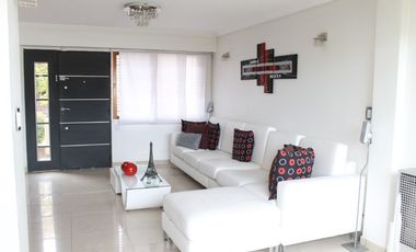 Chalet en alquiler en Castelar Sur