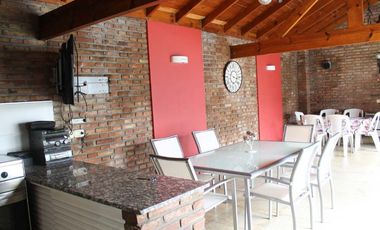Chalet en alquiler en Castelar Sur