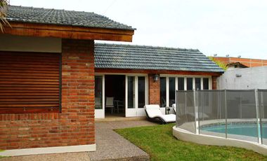 Chalet en alquiler en Castelar Sur