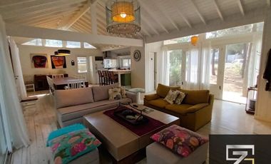 Casa en venta de 4 dormitorios en Costa Esmeralda Barrio Residencial