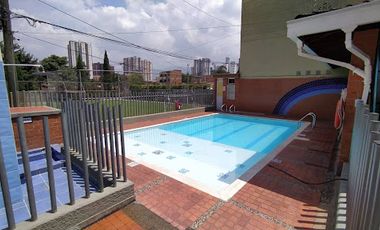 ARRIENDO de CASAS en SABANETA