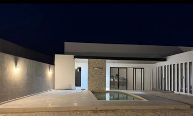Moderna casa en privada