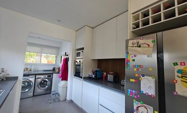 Casa con pileta en Santa Guadalupe Pilar del Este