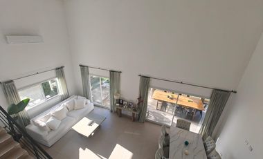 Casa con pileta en Santa Guadalupe Pilar del Este