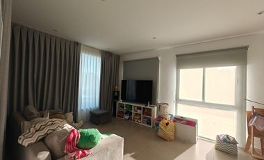 Casa con pileta en Santa Guadalupe Pilar del Este