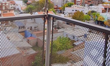 venta departamento 1 dorm con balcon. Tte Ibañez al 500