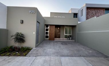 Casa en venta en condominio con seguridad las 24 hrs