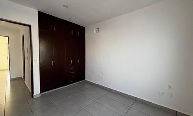 Casa en venta  en coto con acceso controlado.