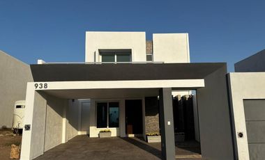 Casa en venta  en coto con acceso controlado.
