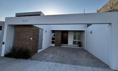 Casa en condominio en venta al norte de villa de alvarez