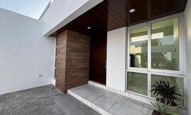 Casa en condominio en venta al norte de villa de alvarez