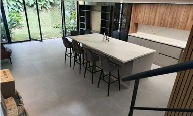 Acogedora Casa Reformada Envig Montessori  1500 Mill