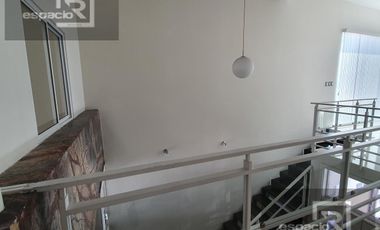 LOCAL / OFICINA EN RENTA POR PERIFÉRICO ORTIZ MENA EN CALLE 24