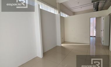 LOCAL / OFICINA EN RENTA POR PERIFÉRICO ORTIZ MENA EN CALLE 24