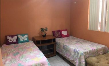 SE VENDE CASA EN EL DORAL, TUMBA MUERTO