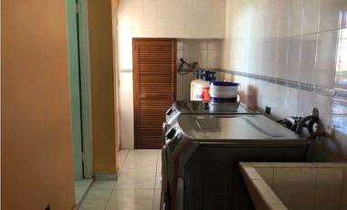 SE VENDE CASA EN EL DORAL, TUMBA MUERTO