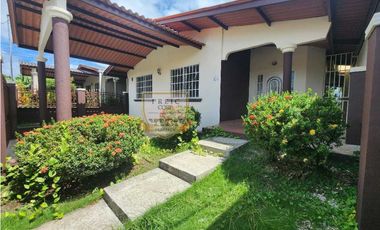 SE VENDE CASA EN BRISAS DEL GOLF CON UNA EXCELENTE UBICACION