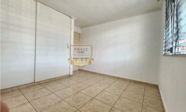 SE VENDE CASA EN BRISAS DEL GOLF CON UNA EXCELENTE UBICACION
