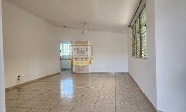 SE VENDE CASA EN BRISAS DEL GOLF CON UNA EXCELENTE UBICACION