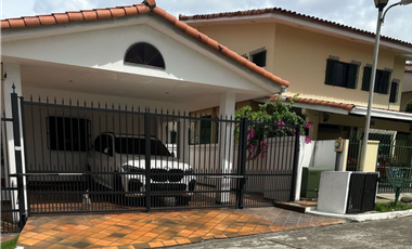 Casa en venta  Los Guayacanes-Hato Pintado (BO)