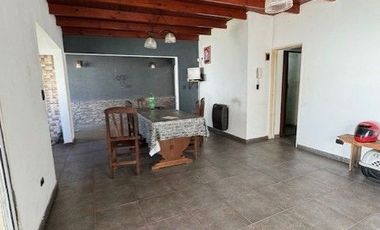 Casa en venta de 5 dormitorios c/ cochera en Berisso