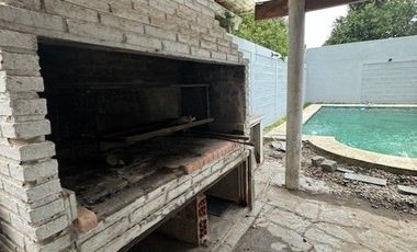 Casa en venta de 5 dormitorios c/ cochera en Berisso