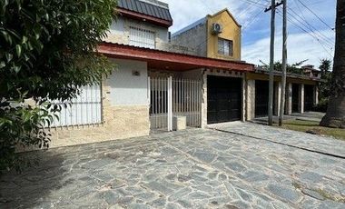 Casa en venta de 5 dormitorios c/ cochera en Berisso