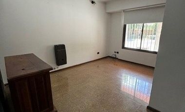 Casa en venta de 5 dormitorios c/ cochera en Berisso