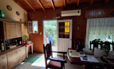 Venta casa 6 ambientes y garaje en Bosques