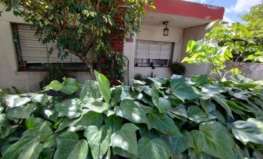 Venta casa 6 ambientes y garaje en Bosques