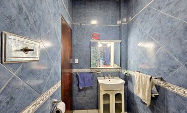 VENTA CASA 5 AMB PATIO COCHERA 4 AUTOS L.MIRADOR