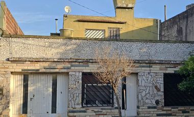 VENTA CASA 5 AMB PATIO COCHERA 4 AUTOS L.MIRADOR