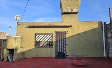 VENTA CASA 5 AMB PATIO COCHERA 4 AUTOS L.MIRADOR