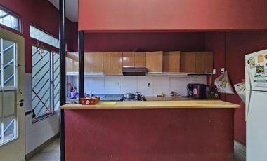 VENTA CASA 5 AMB PATIO COCHERA 4 AUTOS L.MIRADOR