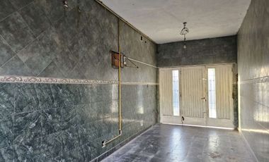 VENTA CASA 5 AMB PATIO COCHERA 4 AUTOS L.MIRADOR